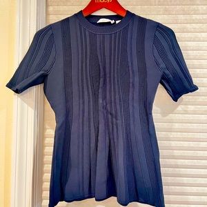 Boss top , only use one time it is nice but too small for me , good quality.